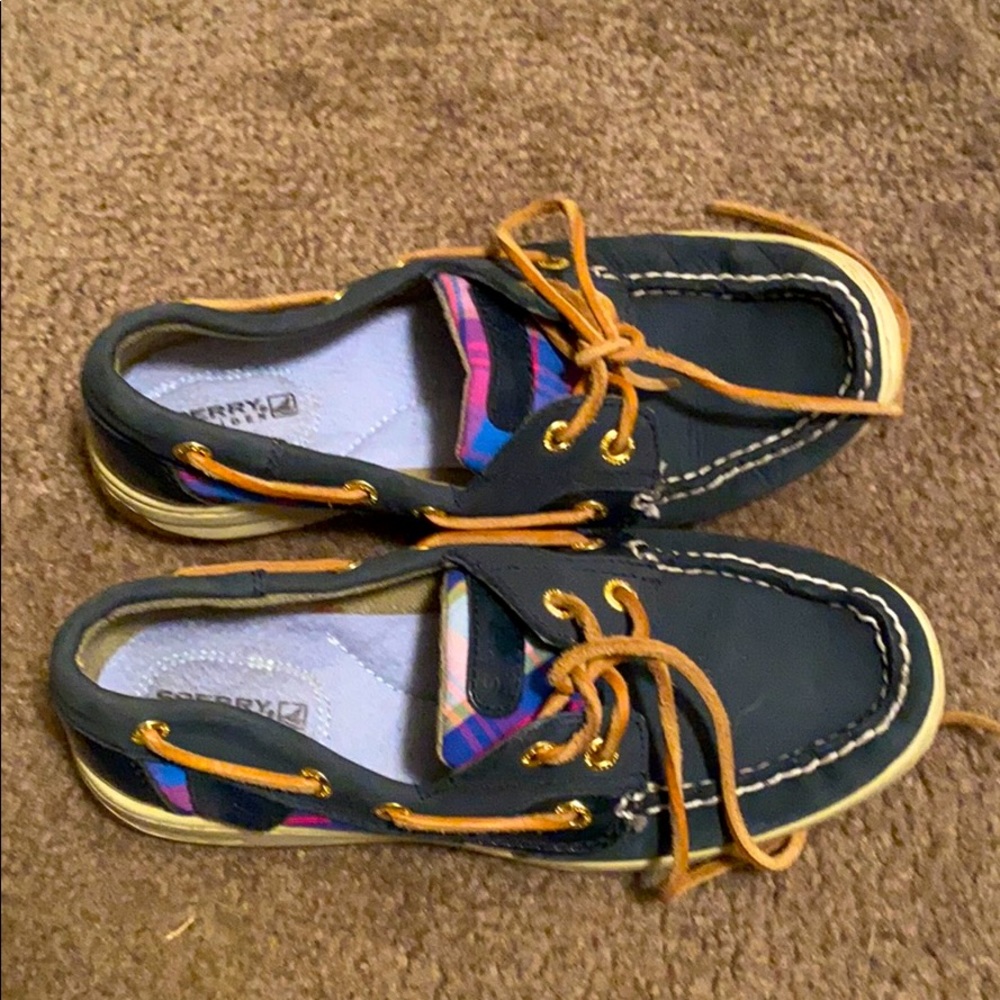 Plaid Sperry’s - Women’s 6